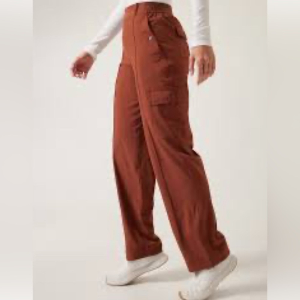 NWT Athleta Vienna Cargo Pant - Sz 6
